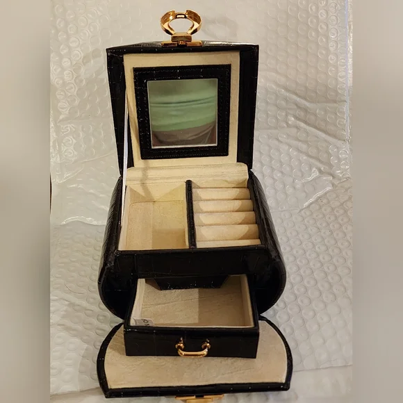 Travel Jewelry Box/Organizer - Picture 2 of 3